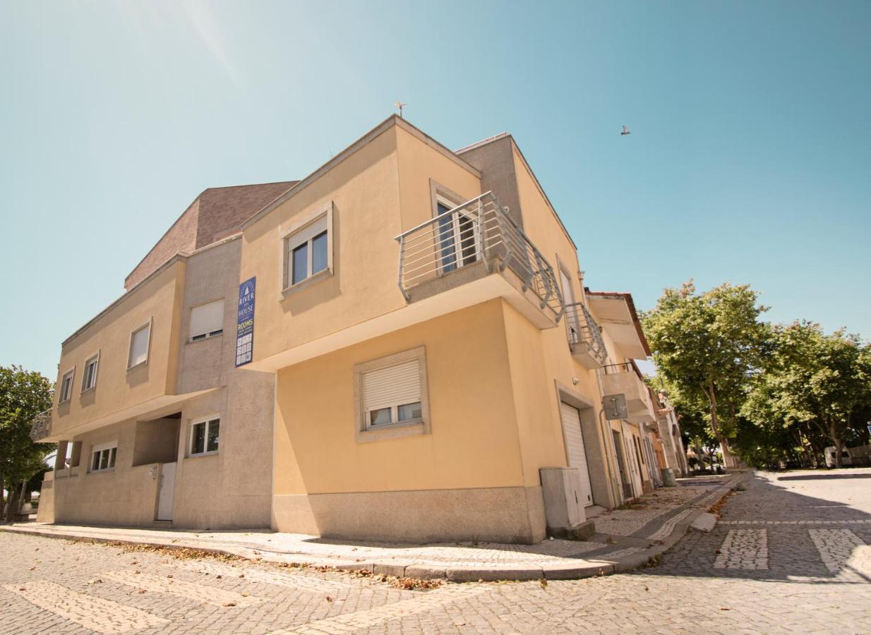 Riverzenhouse 호텔 에스포센데 외부 사진